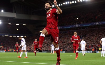 AOA电竞-C罗头球攻门被门将没收